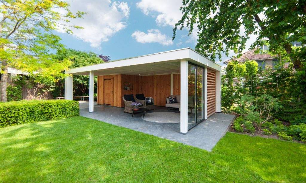 Visualisatie van witte overkapping met houten wanden